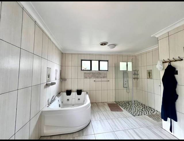 7 BEDROOM HOUSE FOR SALE IN BLACKRIDGE